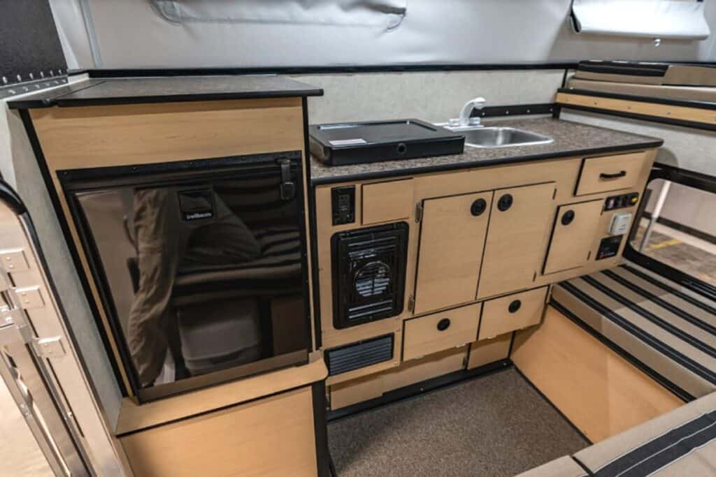 Four Wheel Campers Hawk Galley