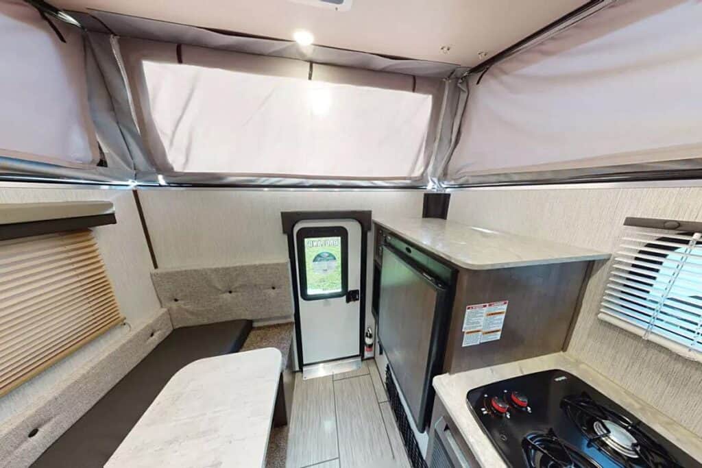 Palomino Rogue EA-1 Interior