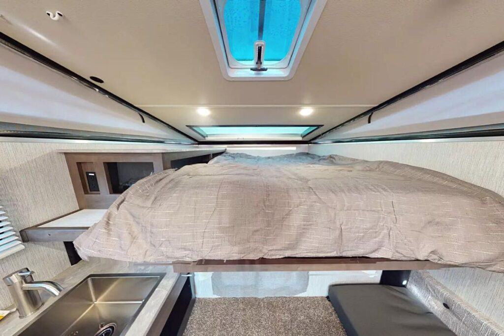 Palomino Rogue EA-1 Bed