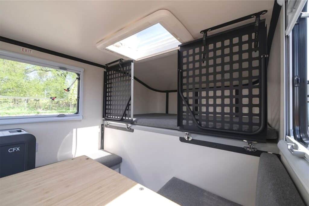 SCOUT TUKTUT Interior
