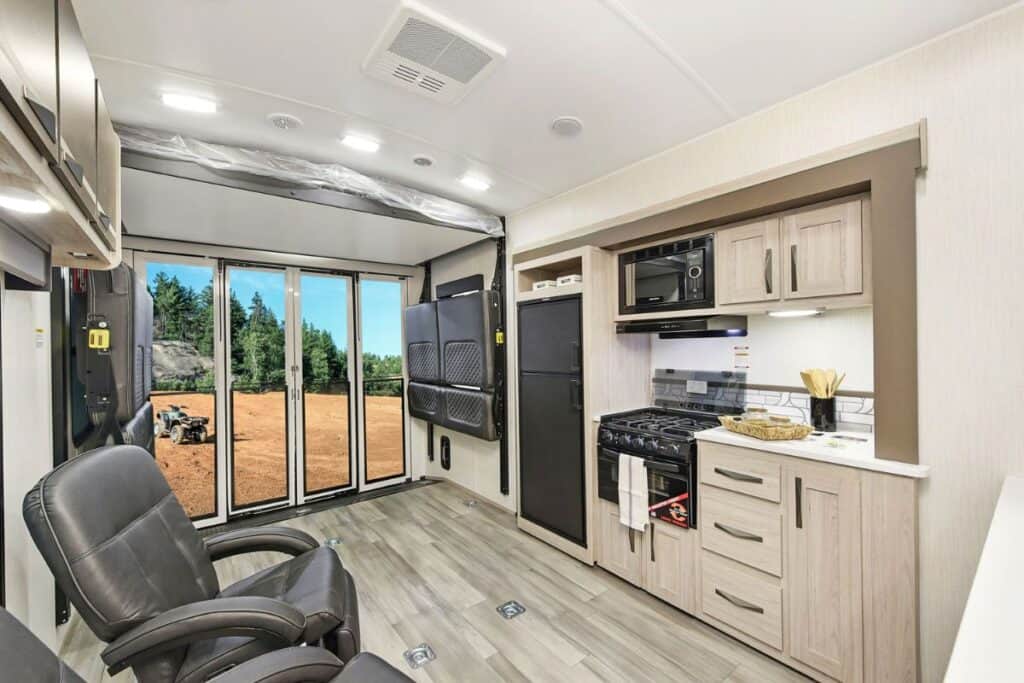 Cruiser RV Stryker ST2614 Interior