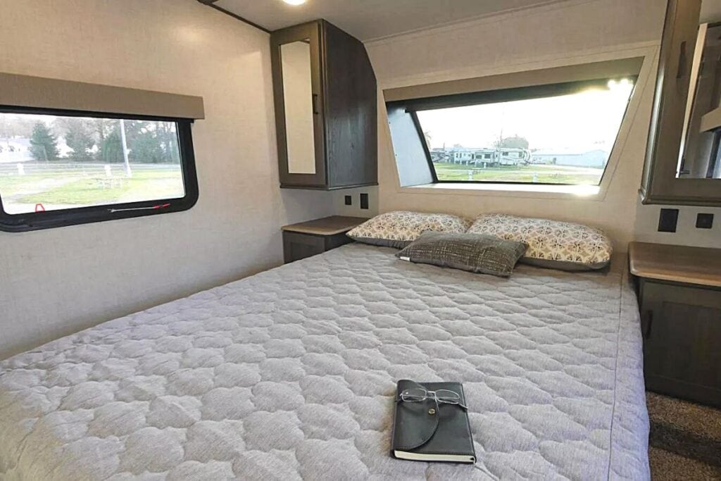 Forest River Impression 270RK Bedroom