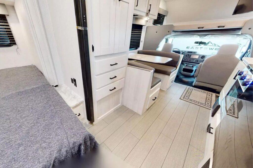 East to West Entrada 2200S Interior