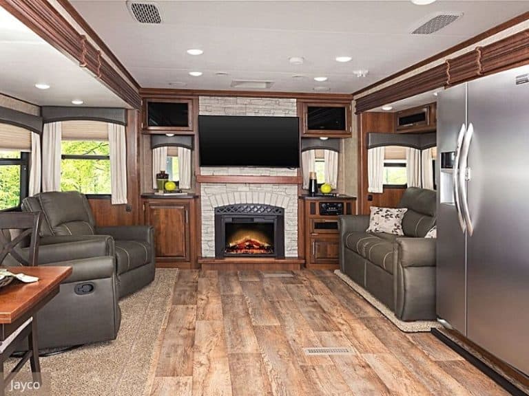 camper with fireplace        <h3 class=
