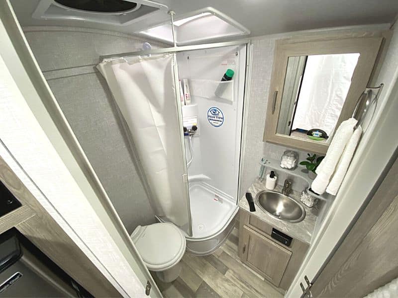 Forest River Geo Pro 19FBS Bathroom