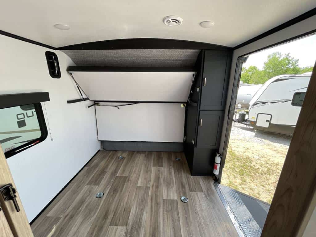Keystone Outback Ultra-Lite 240URS Front Garage