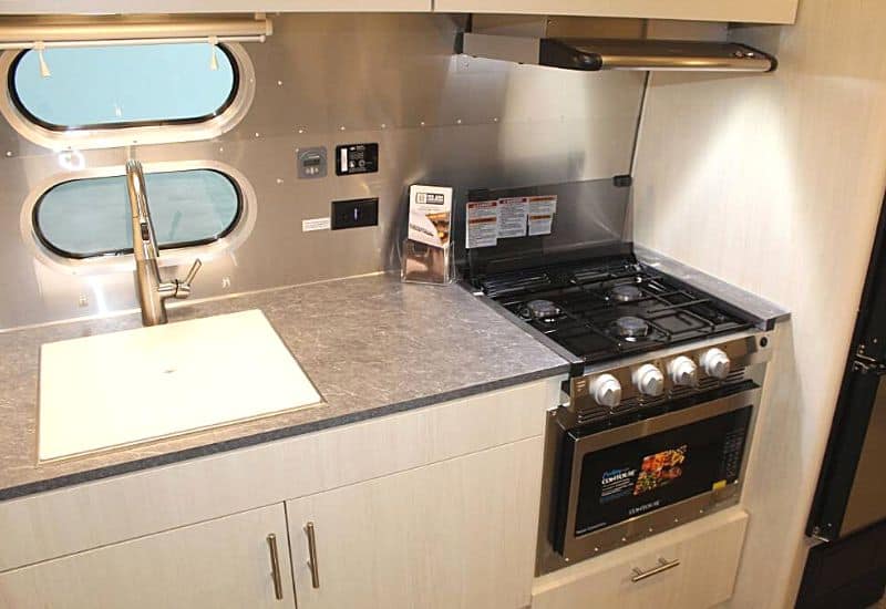 Airstream Flying Cloud 23FB Kitchen