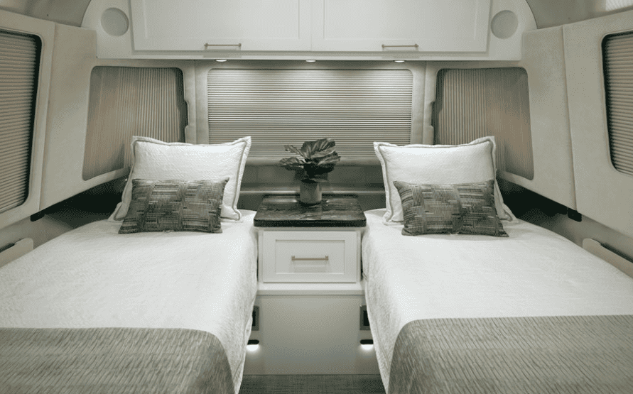 Airstream Classic 33FB Twin Beds