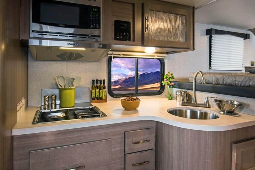 Adventurer 80RB Kitchen