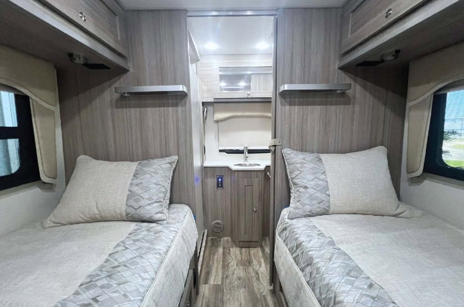 Coach House Platinum III 250 DT: Class C RV with Twin Beds