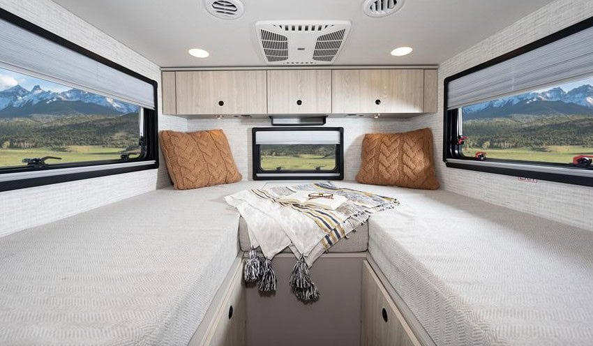 Entegra Coach Condor 22T: Class C RV with Twin Beds