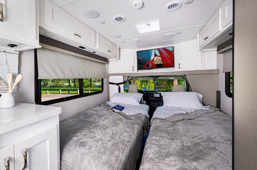 Gulf Stream BT Cruiser 5210: Class C RV with Twin Beds