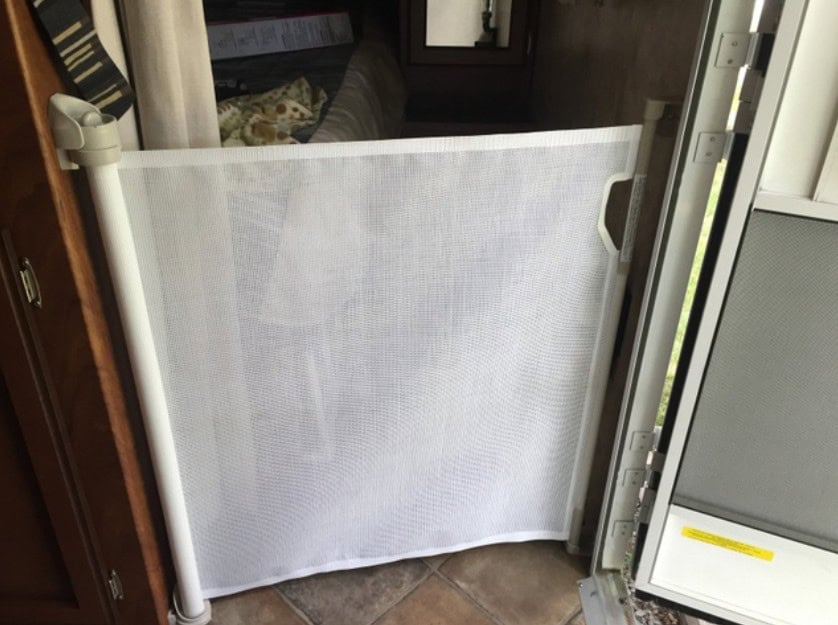 Retractable Mesh Dog Gate