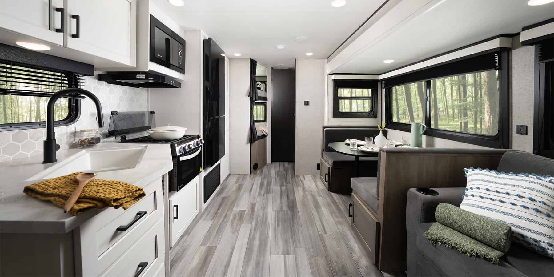 Jayco Jay Flight: The Complete Guide (Specs, Pricing, Floor Plans) - RV ...